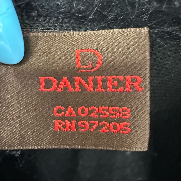 •VINTAGE• DANIER Black Angora Hat - Picture 6 of 7